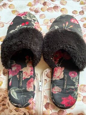Floral Print Black Cozy Fur-Trim Slide Slippers